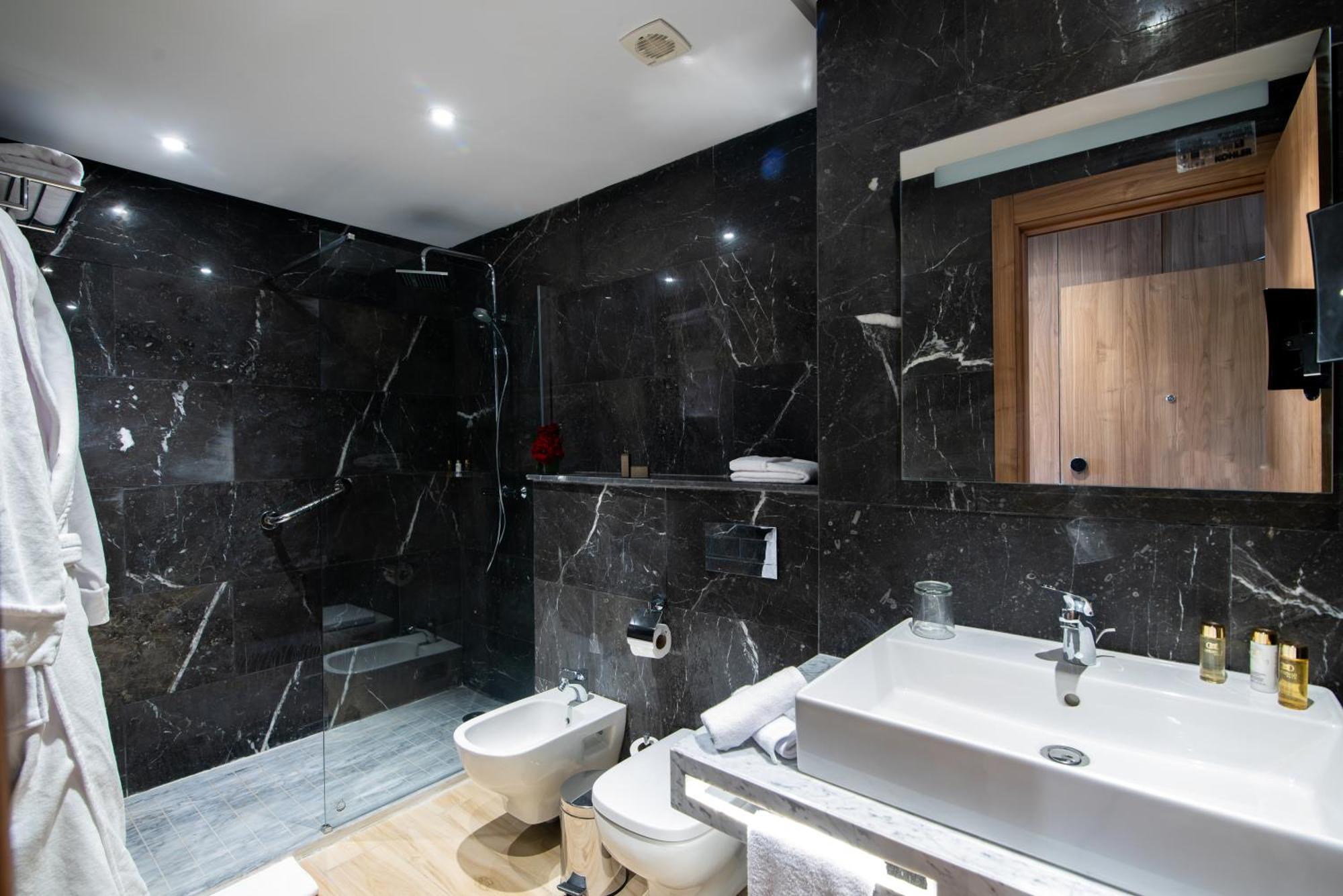 Dominium Palace Agadir Exterior photo Bathroom with shower enclosure